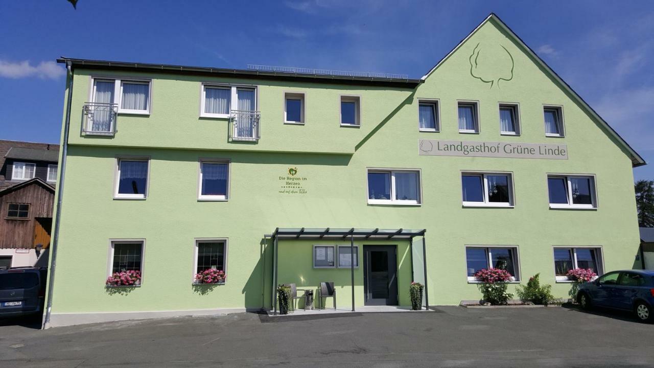 Landgasthof Gruene Linde Bagian luar foto